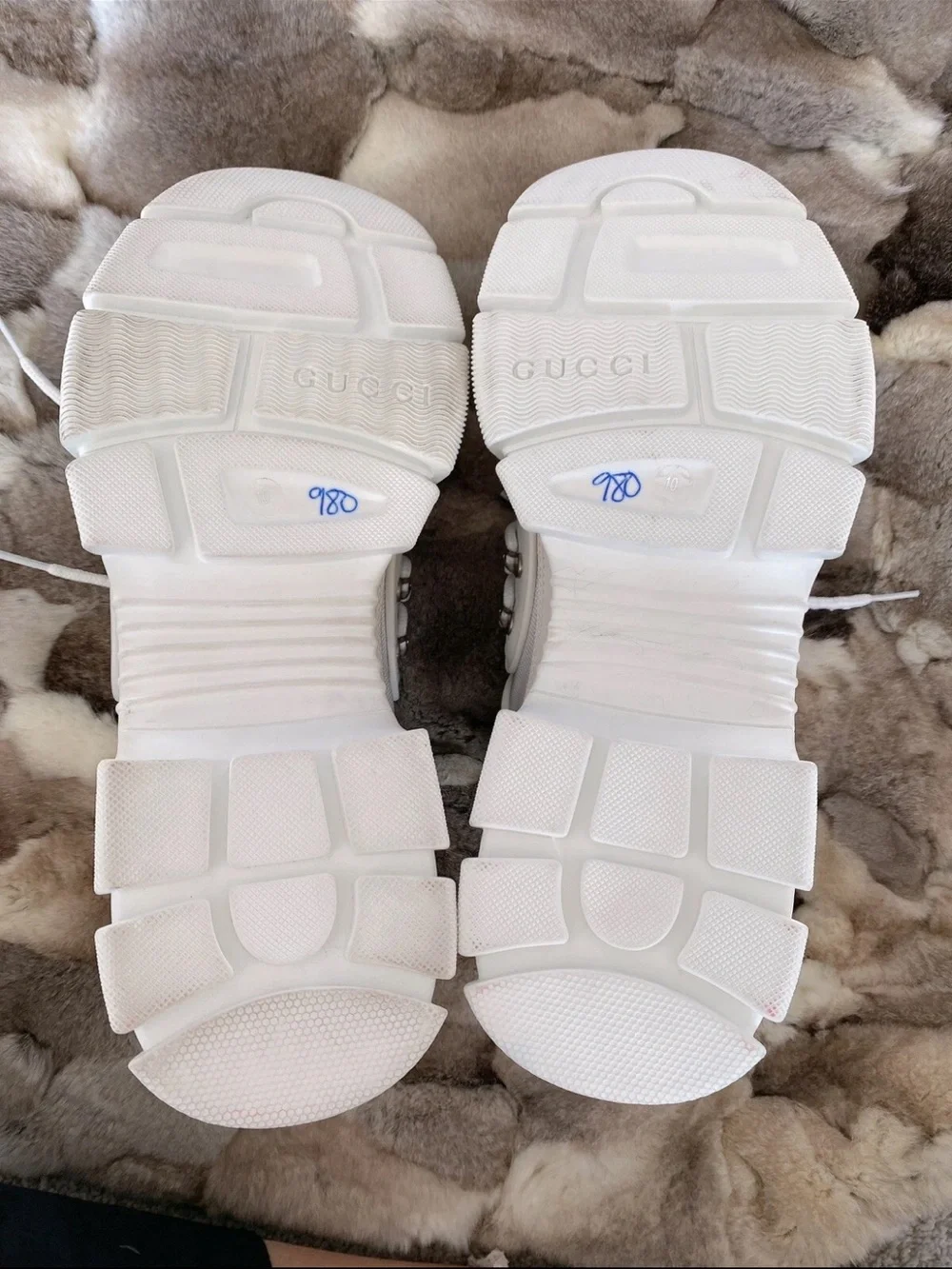 Gucci men's white Logo lace-up sneakers  size 10